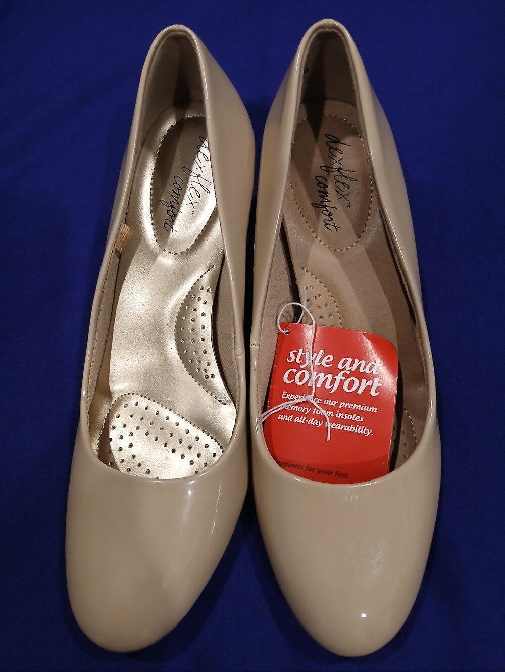 dexflex comfort Beige Patent Round-Toe Heels. Accepting Offers